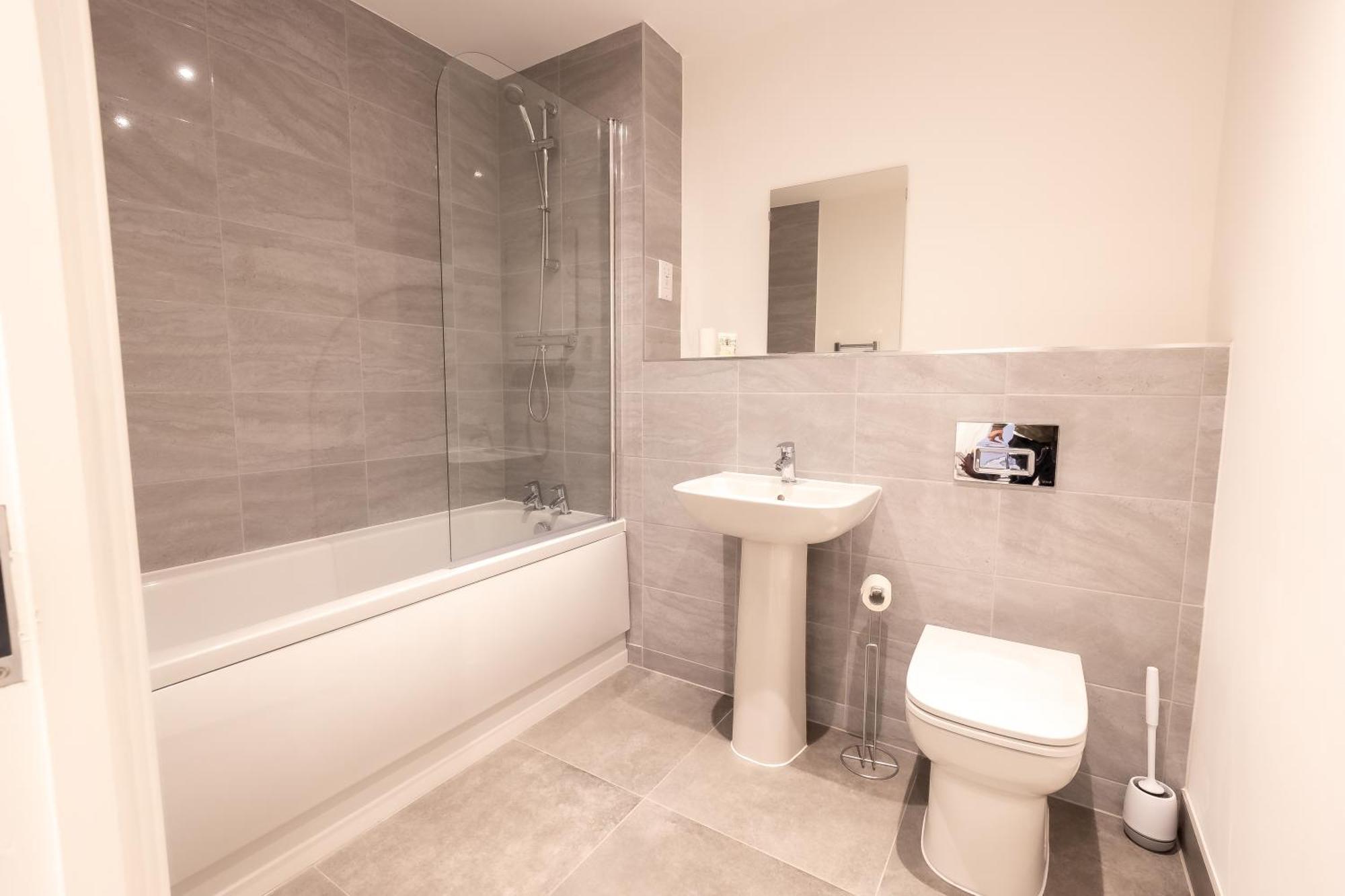 Pristine 1 And 2 Bedroom Apartments Near Business District By Belvilla Бирмингем Экстерьер фото